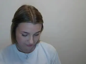 Mia_moon27  live sex cam