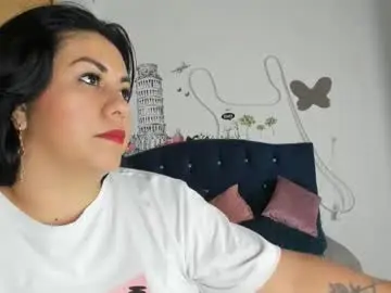 Thamara__1023  live sex cam
