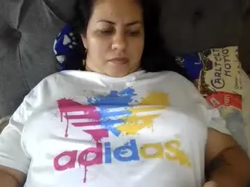 Thamara__1023  live sex cam