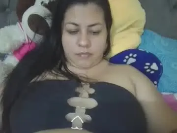 Thamara__1023  live sex cam