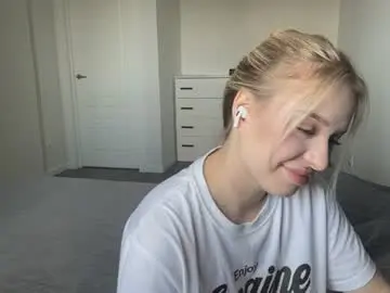 Caroylnspuhler  live sex cam