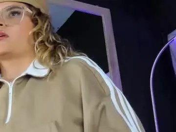 Emili_rouse_  live sex cam