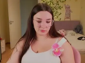 Iwi_wi_wi  live sex cam