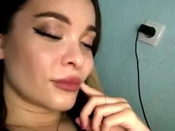 Magggg658318  live sex cam