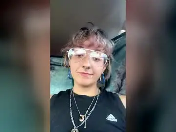 Nirvanacheeks  live sex cam