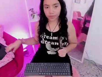 Paoseven7  live sex cam