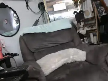 Wantmymantofukme  live sex cam