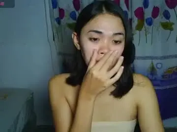 Yummyyumie  live sex cam
