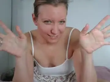 Candy_cougar82  live sex cam