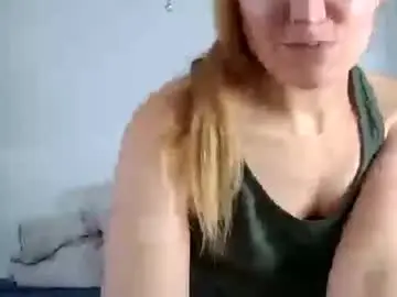 Candy_cougar82  live sex cam