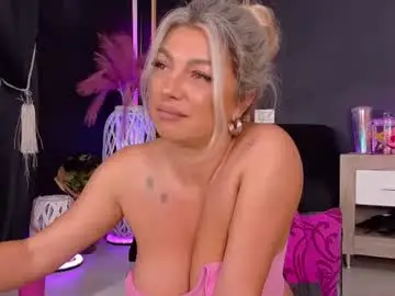 Deeadiamond  live sex cam
