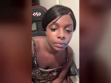 Dezzybabez880792  live sex cam