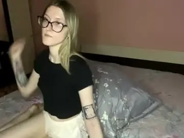 Julia_charm  live sex cam