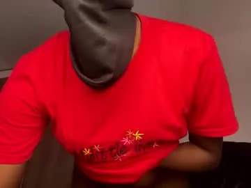 Sultryaura  live sex cam