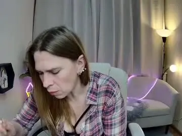 Tessadaybreak  live sex cam
