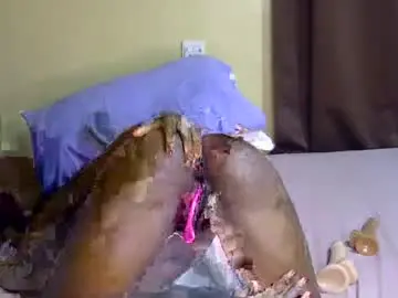 Coco_luna  live sex cam
