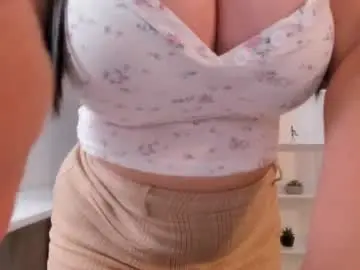 Natural_bigboobs  live sex cam