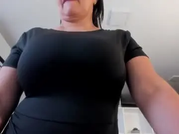 Natural_bigboobs  live sex cam