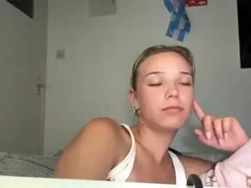Slavgirll  live sex cam