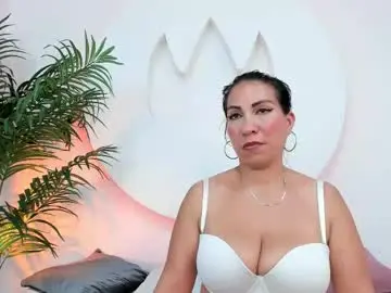 Amberjoymilf  live sex cam