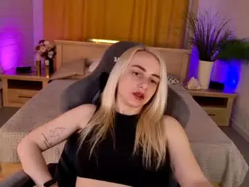 Carolmoor  live sex cam