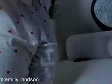 Emily_huddson_  live sex cam