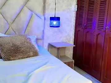 Hether_t  live sex cam