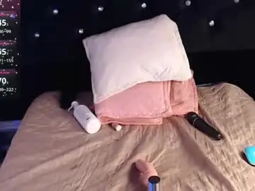 Laurengill7  live sex cam