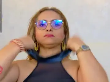 Marilynvega77  live sex cam
