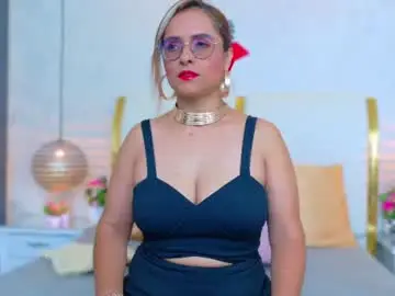 Marilynvega77  live sex cam
