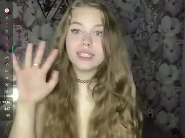 Milkypawss  live sex cam