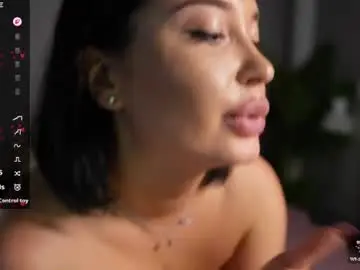 Miss_elias  live sex cam