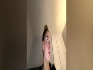 Shhitskay  live sex cam