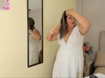 Tutu_milf  live sex cam