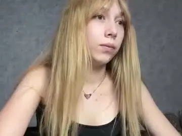 Twandamccree  live sex cam