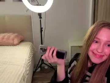 Alllura  live sex cam