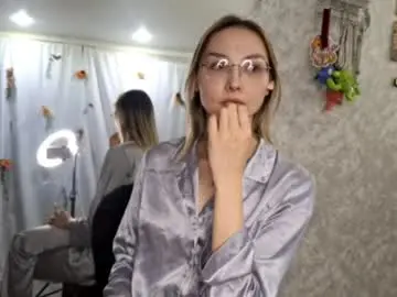 Augustablakeway  live sex cam