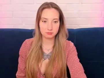 Blondyjolly  live sex cam