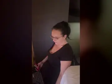 Chickens44644  live sex cam