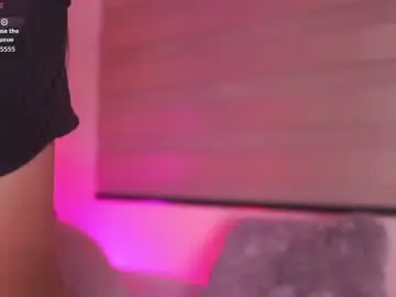 Dakotaa_moom  live sex cam