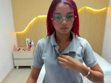 Ginamorelo  live sex cam