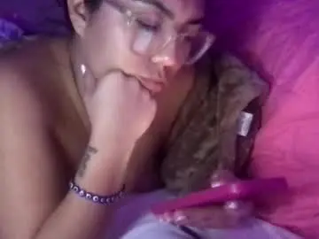 Honeyy_89  live sex cam