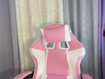 Hotloveaxx  live sex cam