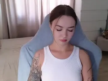 Kateleoo  live sex cam