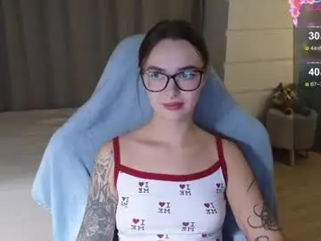 Kateleoo  live sex cam