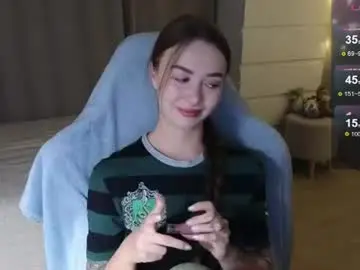 Kateleoo  live sex cam
