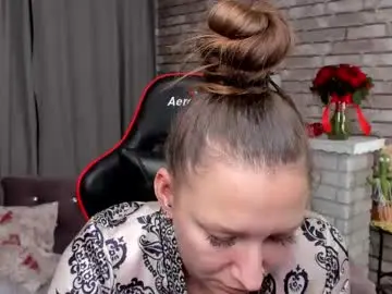 Mollynay  live sex cam