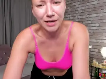 Mollynay  live sex cam