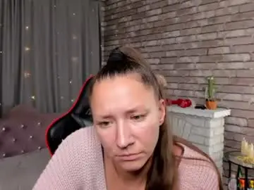 Mollynay  live sex cam