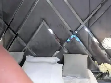 Mya_evans  live sex cam